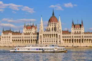 BUDAPEŞT-PRAQA-VYANA TURU