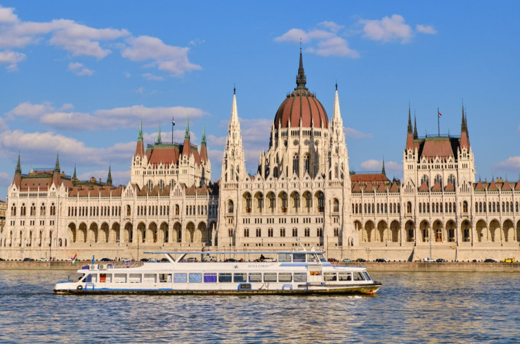 BUDAPEŞT-PRAQA-VYANA TURU